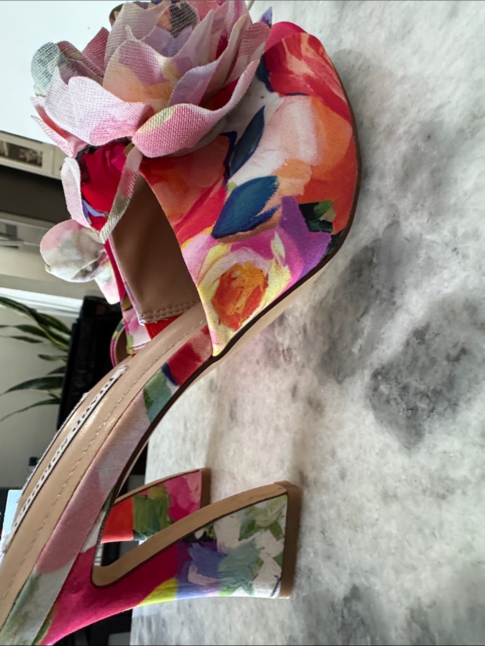 Charles David Floral Multi-Color Ruffle Slide Mules - Picture 4 of 7